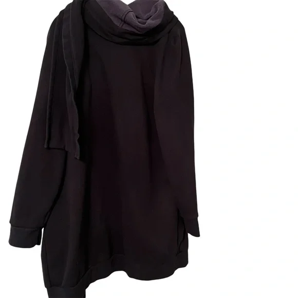 Fabletics Sweater - Picture 4 of 6